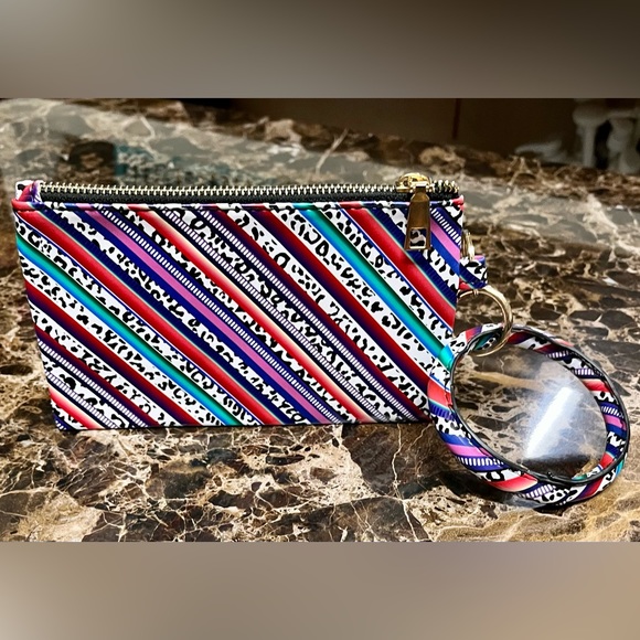 Bangle Wristlet Colorful Cheetah Strip Keychain Clutch. - Picture 1 of 4